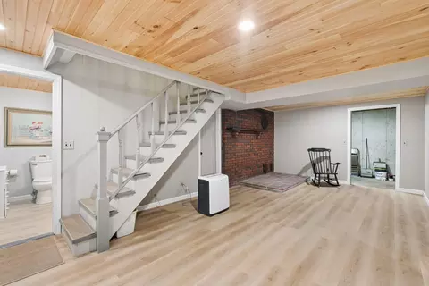 Entry Way - 11 Chickadee Ln, Readfield, ME 04355 photo 3 of 3