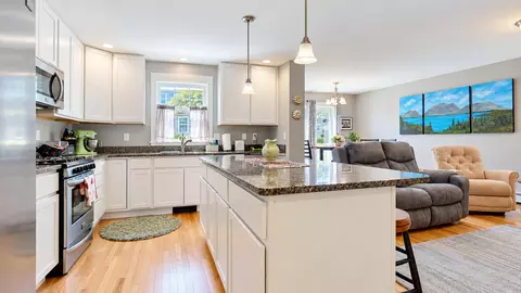 Kitchen - 9 Baxter Ln #1, Gorham, ME 04038 photo 4 of 5
