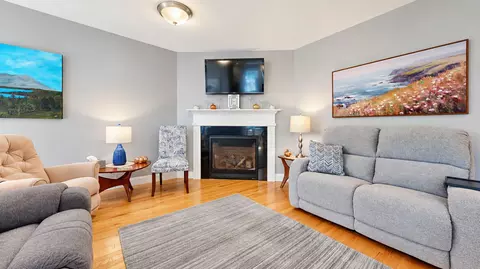 Living - 9 Baxter Ln #1, Gorham, ME 04038 photo 1 of 4
