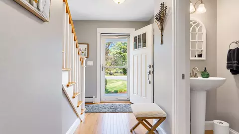 Entry Way - 9 Baxter Ln #1, Gorham, ME 04038 photo 3 of 10