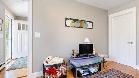 Entry Way - 9 Baxter Ln #1, Gorham, ME 04038 photo 6 of 10