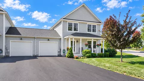 9 Baxter Ln #1, Gorham, ME 04038