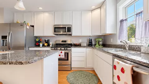 Kitchen - 9 Baxter Ln #1, Gorham, ME 04038 photo 2 of 5