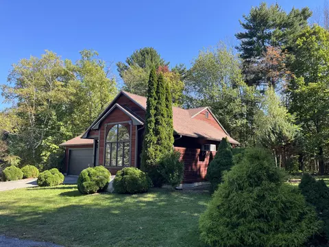 48 Hilltop Ave, Lewiston, ME 04240