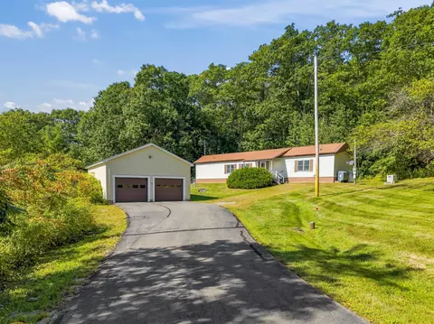 448 E Pond Rd, Nobleboro, ME 04555