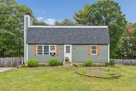 11 Garden St, Old Orchard Beach, ME 04064