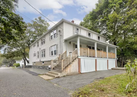 44 Warren Ave, Cape Elizabeth, ME 04107