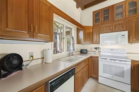 Kitchen - 18 Duncan Rd, Augusta, ME 04330 photo 3 of 5