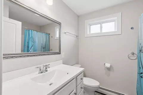 Bath - 3 Cottage Ct #10, Gorham, ME 04038 photo 3 of 3