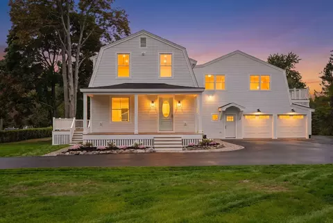 87 Depot Rd, Falmouth, ME 04105