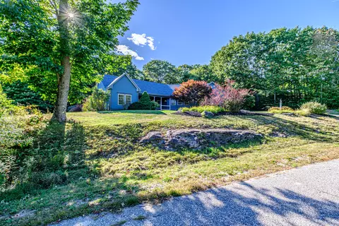 19 Country Crk, North Yarmouth, ME 04097