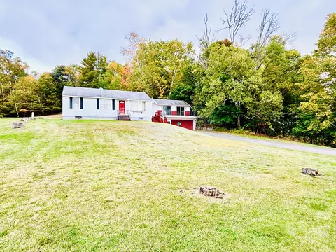 33 Abbot Hill Rd, Dexter, ME 04930