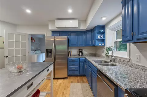 Kitchen - 12 Kendall Ln #B, Freeport, ME 04032 photo 3 of 4