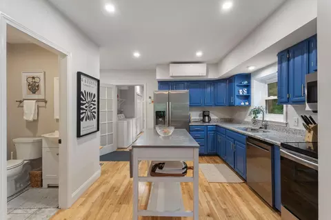 Kitchen - 12 Kendall Ln #B, Freeport, ME 04032 photo 2 of 4
