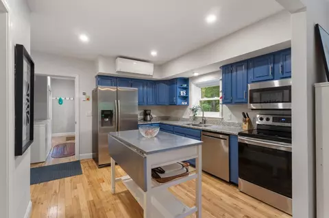 Kitchen - 12 Kendall Ln #B, Freeport, ME 04032 photo 1 of 4