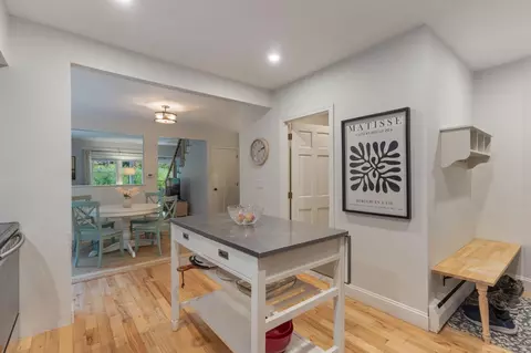 Entry Way - 12 Kendall Ln #B, Freeport, ME 04032 photo 1 of 4