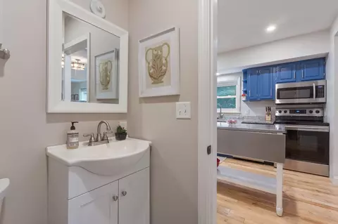 Entry Way - 12 Kendall Ln #B, Freeport, ME 04032 photo 2 of 4