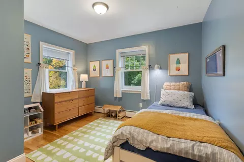 Bedroom - 12 Kendall Ln #B, Freeport, ME 04032 photo 6 of 7