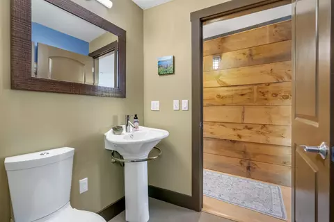 Bath - 55 Intervale Rd, Freeport, ME 04032 photo 6 of 6