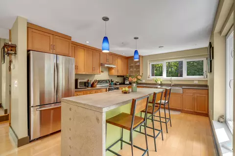Kitchen - 55 Intervale Rd, Freeport, ME 04032 photo 2 of 7