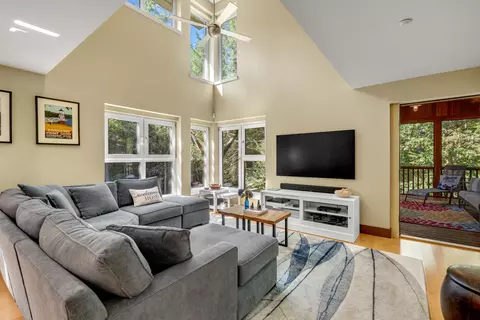 Living - 55 Intervale Rd, Freeport, ME 04032 photo 2 of 6