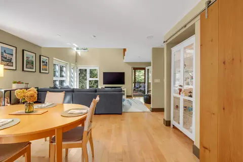 Dining - 55 Intervale Rd, Freeport, ME 04032 photo 2 of 3