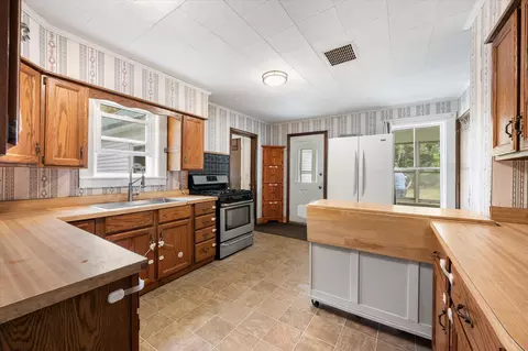 Kitchen - 4937 Bennoch Rd, Lagrange, ME 04453 photo 1 of 4