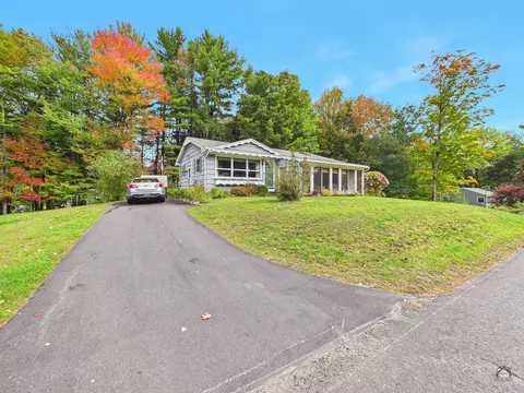 117 Park St, Farmingdale, ME 04344