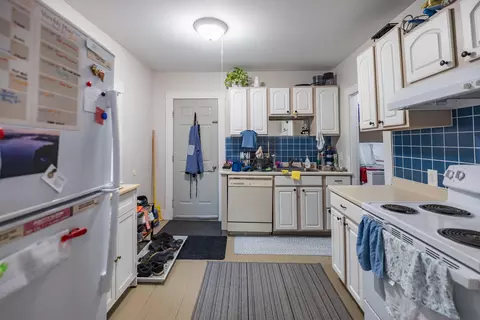 Kitchen - 34 Oak St, Augusta, ME 04330 photo 1 of 2