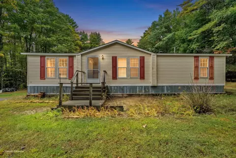 319 W Pownal Rd, North Yarmouth, ME 04097