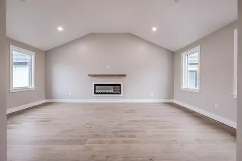 Living - 20 Fairway Commons Dr #2, Gorham, ME 04038 photo 4 of 4