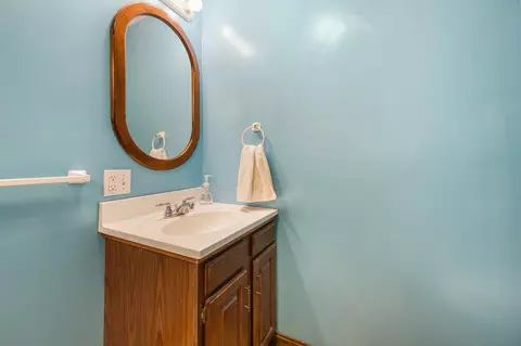 Bath - 77 Mcclellan Dr, Glenburn, ME 04401 photo 2 of 5