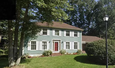 130 Pineloch Dr, Portland, ME 04103