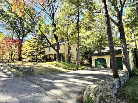 12 Locksley Rd, Cape Elizabeth, ME 04107