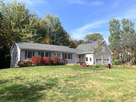 3 Abbey Rd, Fryeburg, ME 04037