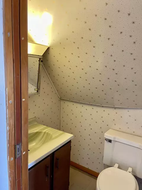Bath - 120 Prospect St, Millinocket, ME 04462 photo 3 of 4