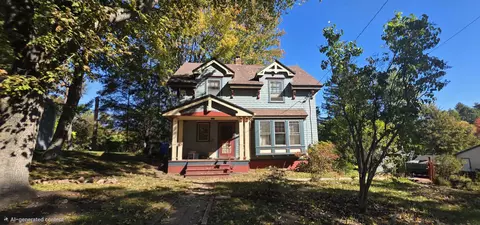 27 W Dartmouth St, Auburn, ME 04210