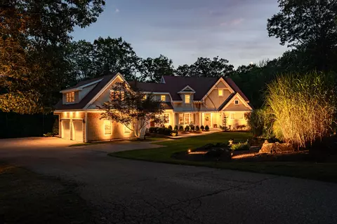 12 Carwin Dr, York, ME 03909