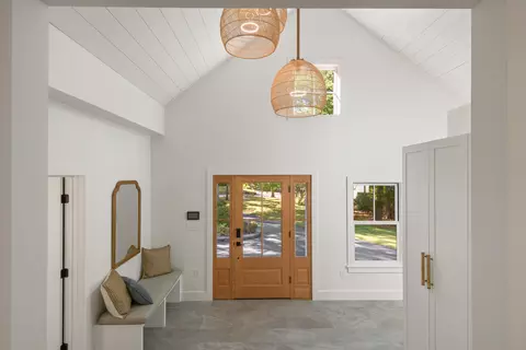 Entry Way - 71 Old Pool Rd, Biddeford, ME 04005 photo 4 of 13