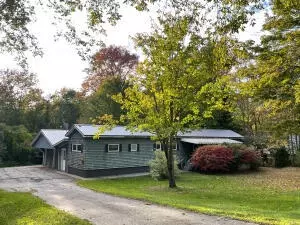110 Mountain St, Camden, ME 04843