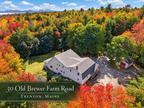 30 Old Brewer Farm Rd, Trenton, ME 04605
