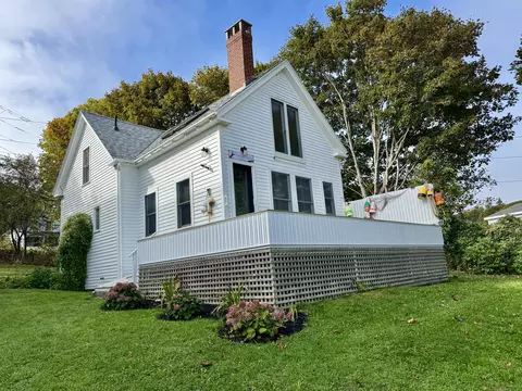 22 Washington School Rd, Vinalhaven, ME 04863