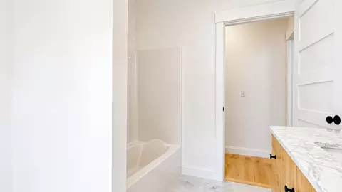 Bath - 3 Walker Dr #101, Saco, ME 04072 photo 10 of 11