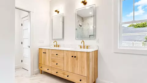 Bath - 3 Walker Dr #101, Saco, ME 04072 photo 1 of 11
