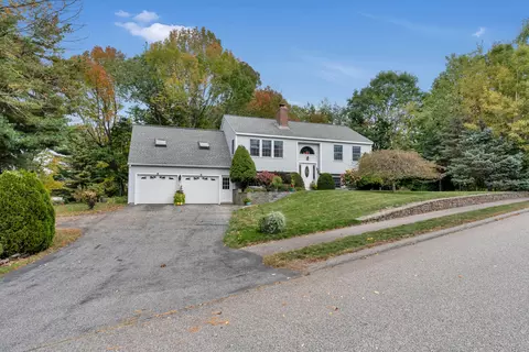 2 Colchester Dr, South Portland, ME 04106