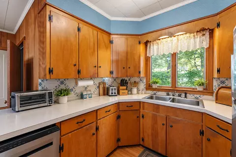 Kitchen - 41 Middlesex Rd, Topsham, ME 04086 photo 4 of 6