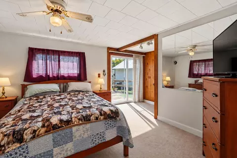 Bedroom - 41 Middlesex Rd, Topsham, ME 04086 photo 1 of 4