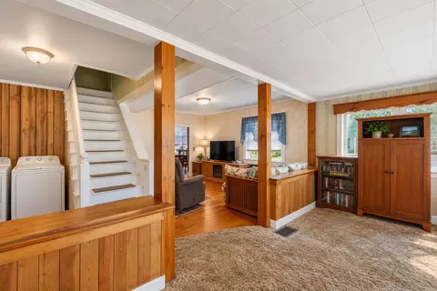 Entry Way - 41 Middlesex Rd, Topsham, ME 04086 photo 3 of 4
