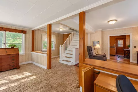 Entry Way - 41 Middlesex Rd, Topsham, ME 04086 photo 2 of 4
