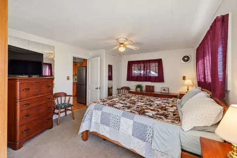 Bedroom - 41 Middlesex Rd, Topsham, ME 04086 photo 2 of 4
